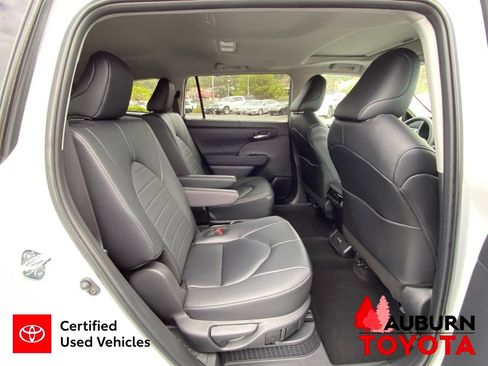 Certified 2024 Toyota Highlander XLE AWD/4WD image 20