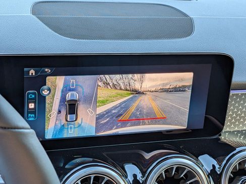New 2026 Mercedes-Benz GLB 250 image 25