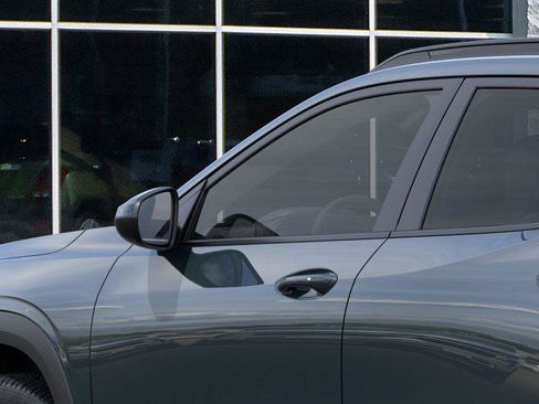 New 2026 Chevrolet Trax LT image 12