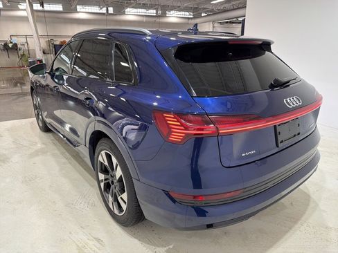Used 2022 Audi e-tron Premium w/ Convenience Plus Package image 6