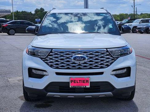 Used 2024 Ford Explorer Platinum w/ Technology Package AWD/4WD image 2