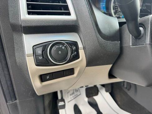 Used 2014 Ford Explorer XLT w/ Equipment Group 202A AWD/4WD image 31