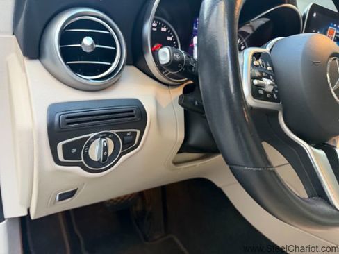 Used 2022 Mercedes-Benz GLC 300 image 24