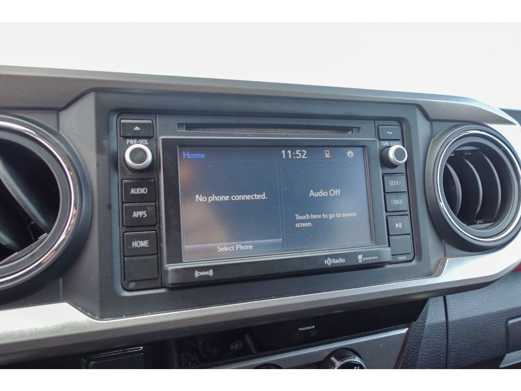 Used 2017 Toyota Tacoma 4x4 Double Cab image 15