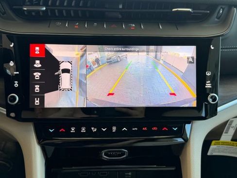 New 2026 Jeep Grand Cherokee Limited AWD/4WD image 19