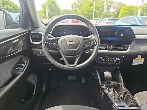 Used 2024 Chevrolet TrailBlazer LT FWD image 13