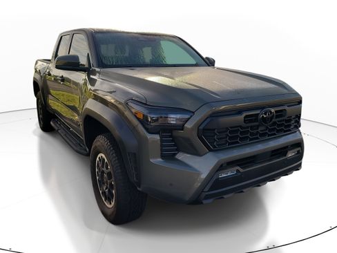 Used 2026 Toyota Tacoma TRD Off-Road w/ TRD Off Road Upgrade Package AWD/4WD image 1