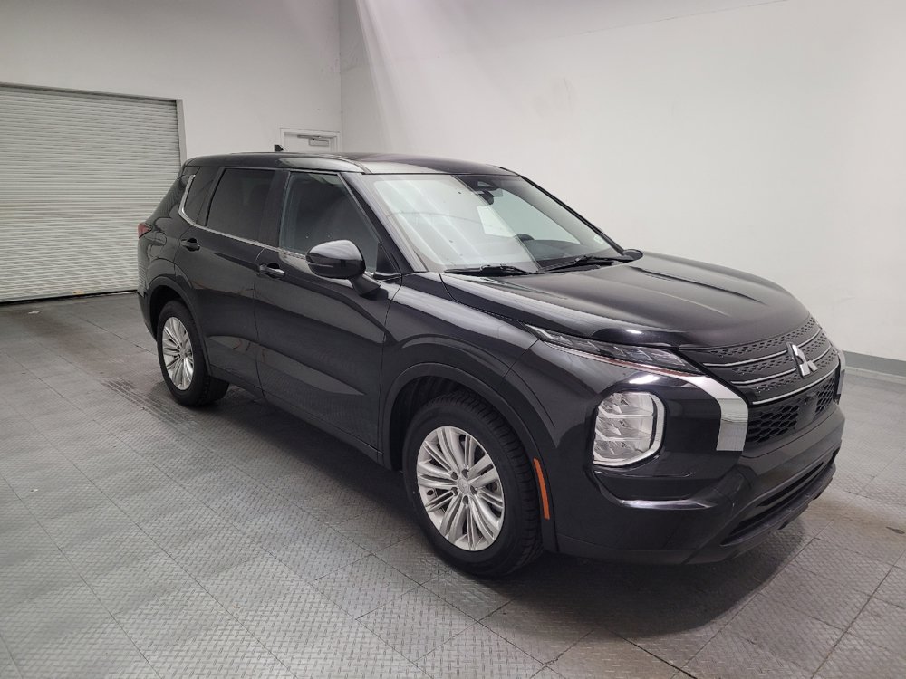 Used 2023 Mitsubishi Outlander ES FWD image 13
