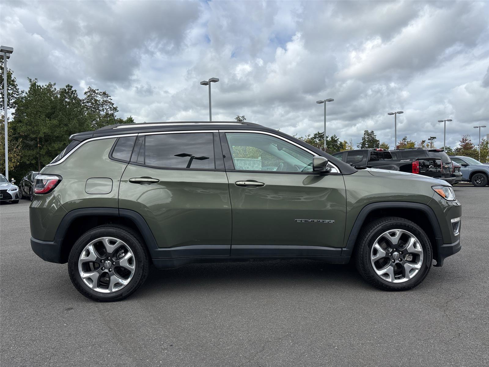 Used 2018 Jeep Compass Limited w/ Navigation Group AWD/4WD image 37