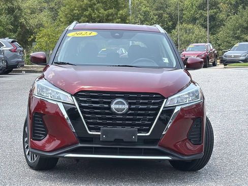 Used 2023 Nissan Kicks SV FWD image 2