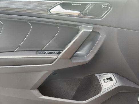 Used 2022 Volkswagen Tiguan SEL R-Line image 17