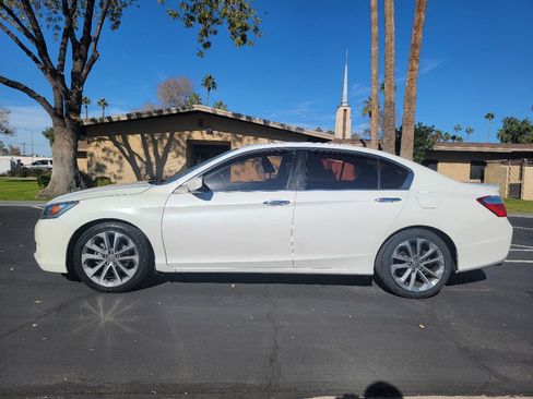 Used 2015 Honda Accord Sport image 2