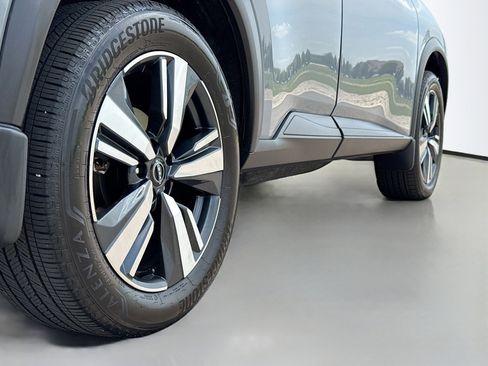 Used 2024 Nissan Rogue SL w/ SL Premium Package AWD/4WD image 15
