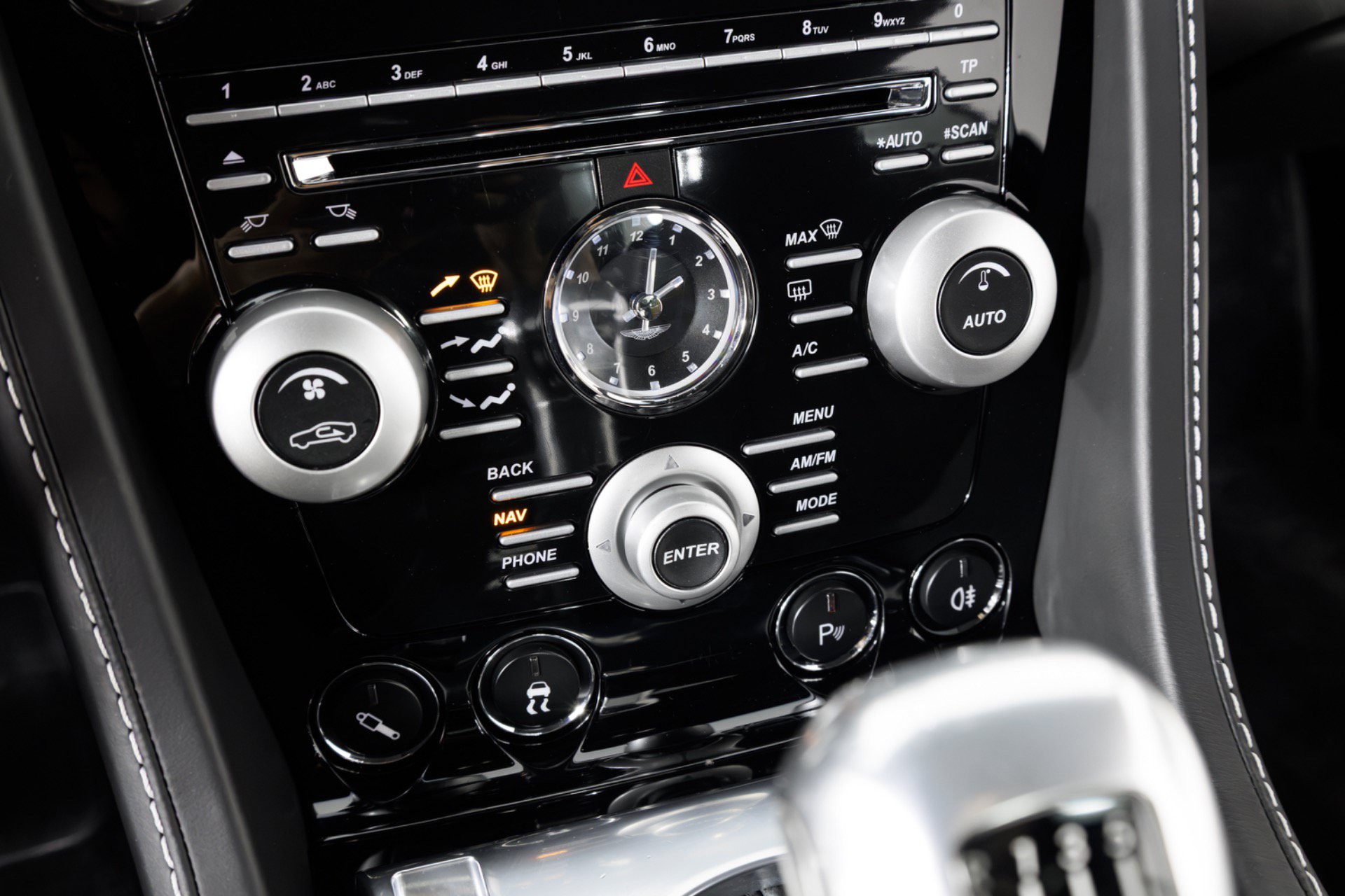 Used 2010 Aston Martin DBS Coupe RWD image 25