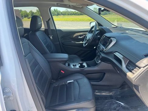 Used 2024 GMC Terrain Denali w/ Denali Premium Package AWD/4WD image 17
