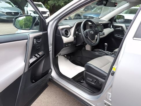 Used 2017 Toyota RAV4 Limited AWD/4WD image 15