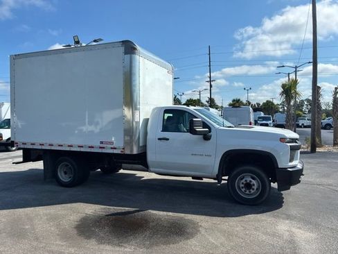 Used 2022 Chevrolet Silverado 3500 W/T RWD image 2