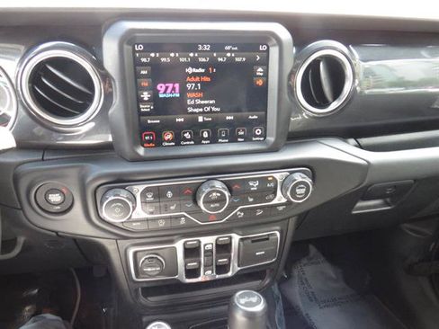Used 2020 Jeep Wrangler Unlimited Sahara AWD/4WD image 14