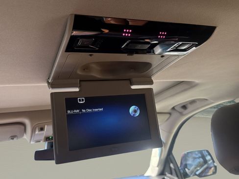 Used 2019 Cadillac Escalade Luxury image 17