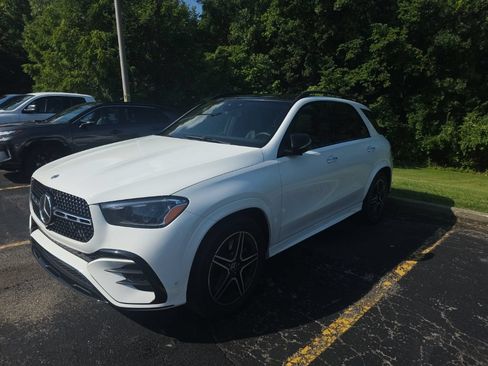 Used 2025 Mercedes-Benz GLE 450 4MATIC image 1