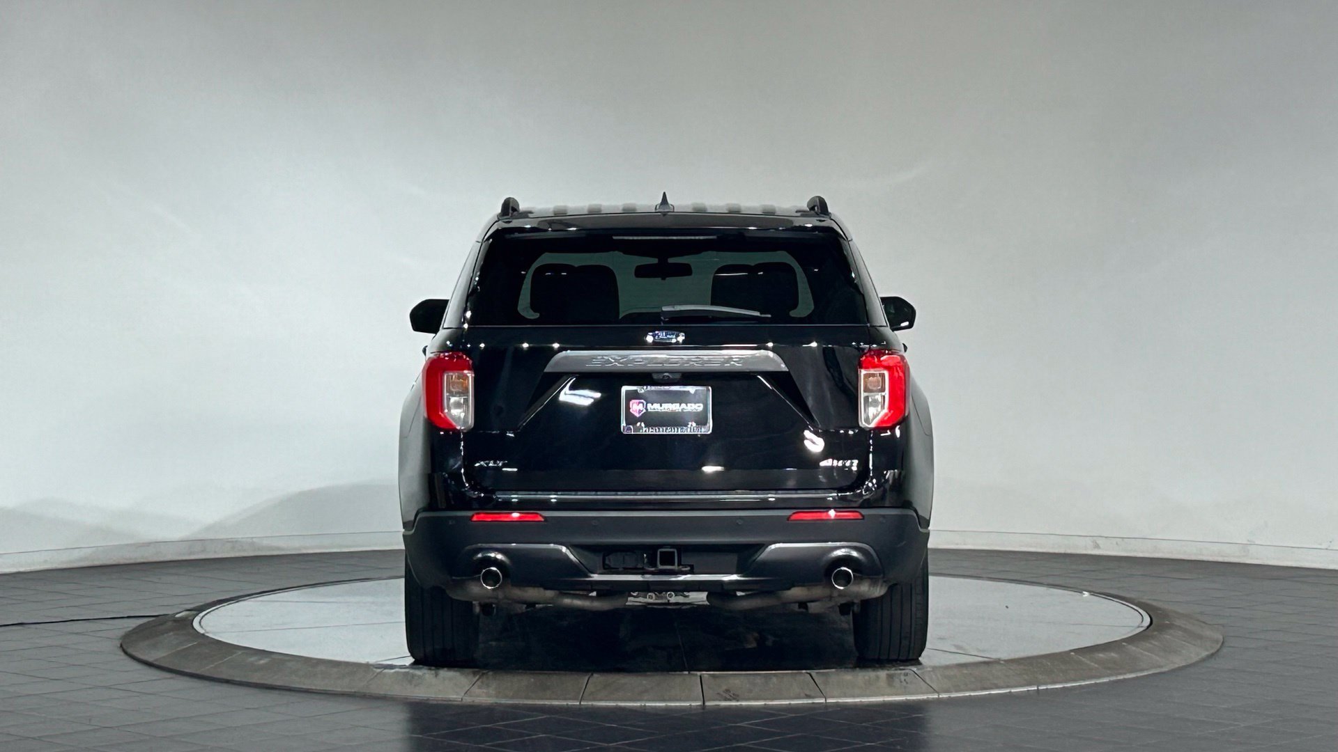 Used 2022 Ford Explorer XLT w/ Equipment Group 202A AWD/4WD image 8