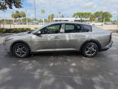 Used 2025 Kia K4 FWD image 3