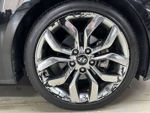 Used 2015 Hyundai Veloster RE:FLEX Edition FWD image 26