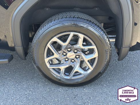 Used 2025 GMC Sierra 1500 SLT w/ SLT Premium Plus Package AWD/4WD image 27
