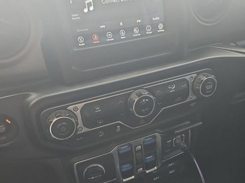 Used 2021 Jeep Wrangler Unlimited Sport AWD/4WD image 9