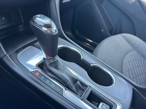 Used 2019 Chevrolet Equinox LT w/ Driver Convenience Package FWD image 29