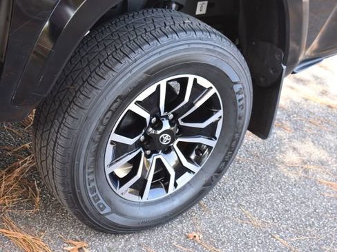 Used 2023 Toyota Tacoma TRD Sport image 12