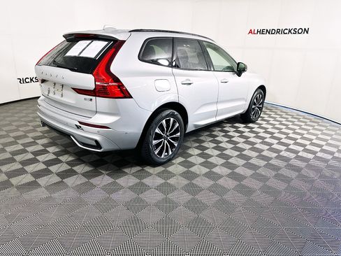 Used 2025 Volvo XC60 B5 Plus image 3