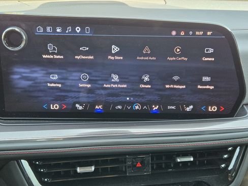Used 2025 Chevrolet Suburban RST w/ Comfort Package RWD image 13