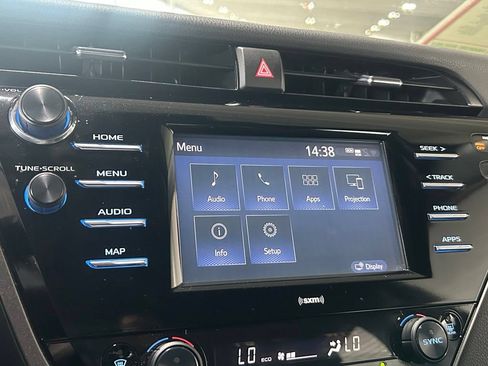 Used 2020 Toyota Camry LE FWD image 25