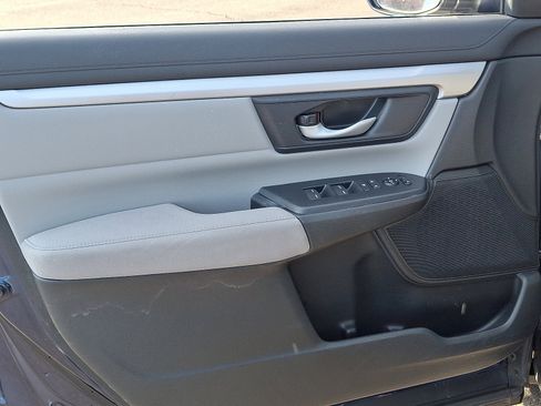 Used 2017 Honda CR-V LX image 12