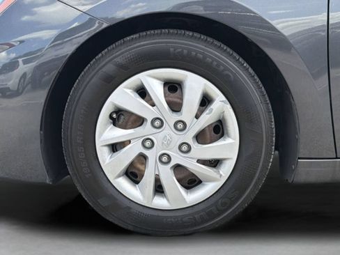 Used 2020 Hyundai Elantra SE FWD image 40