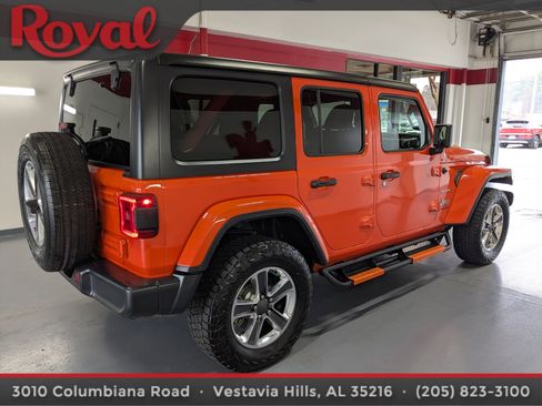 Used 2019 Jeep Wrangler Unlimited Sahara image 4