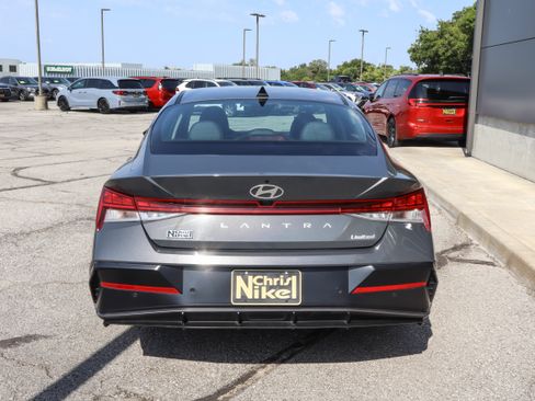 Used 2024 Hyundai Elantra Limited FWD image 5
