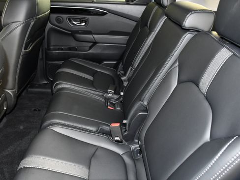 Certified 2025 Honda Pilot Touring image 48
