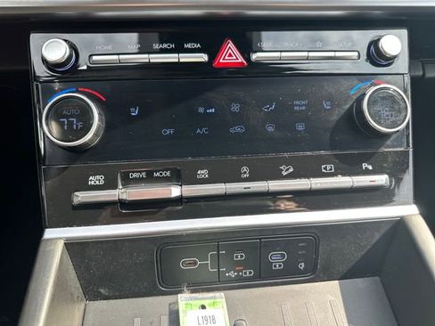 Certified 2024 Hyundai Santa Fe XRT image 16