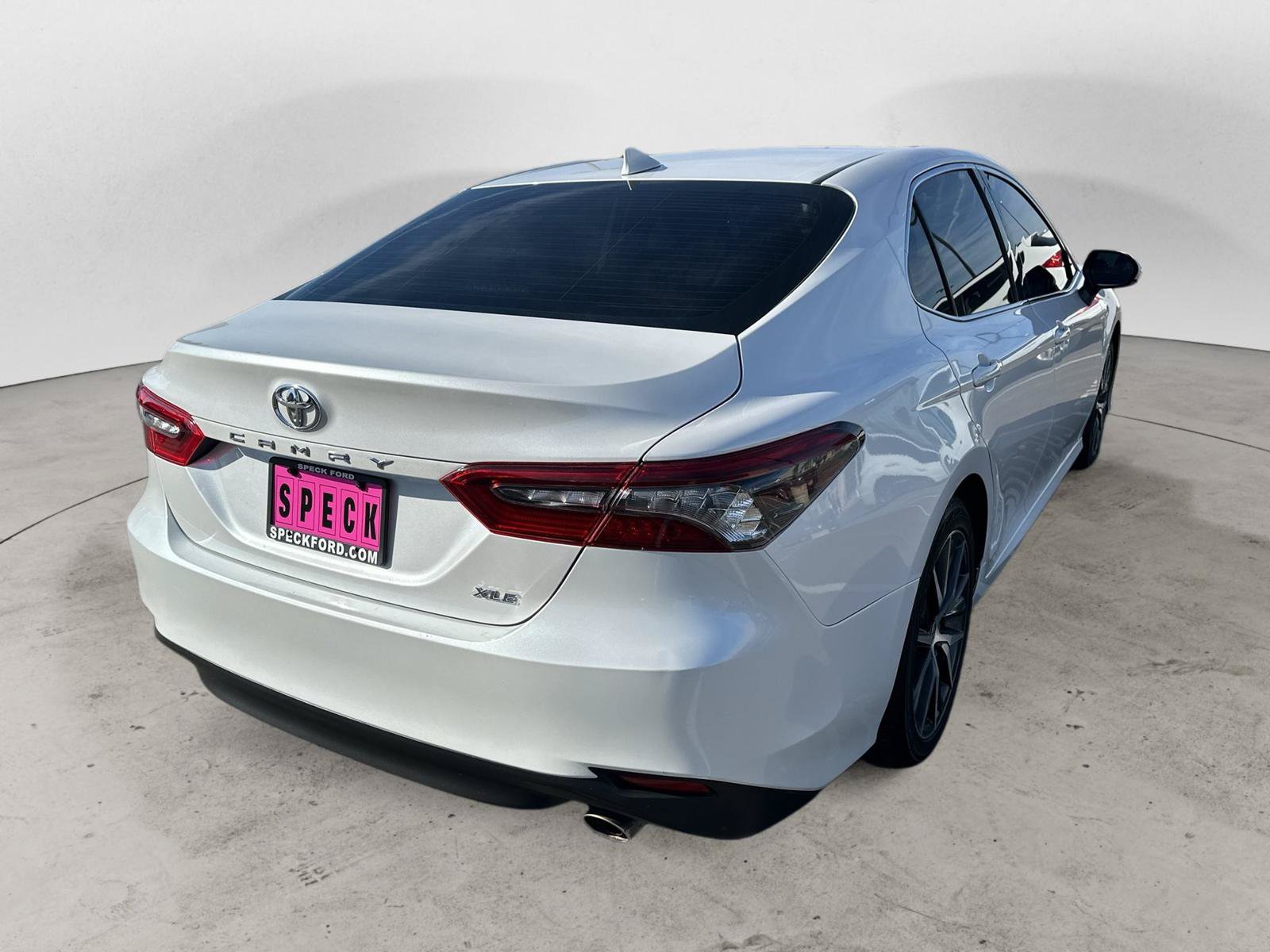 Used 2024 Toyota Camry XLE w/ Cold Weather Package FWD image 5