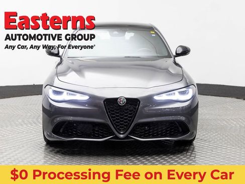 Used 2024 Alfa Romeo Giulia Veloce AWD/4WD image 2
