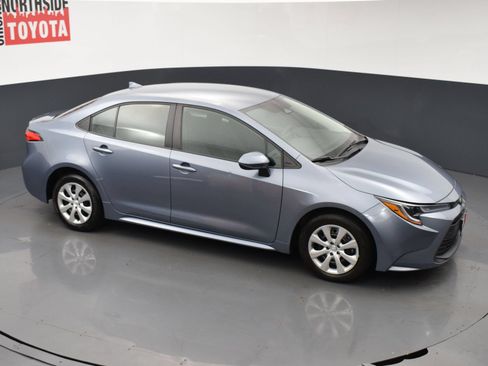 Used 2025 Toyota Corolla LE FWD image 20