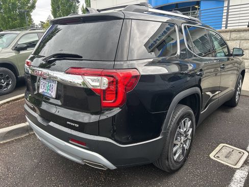 Used 2023 GMC Acadia SLT AWD/4WD image 4