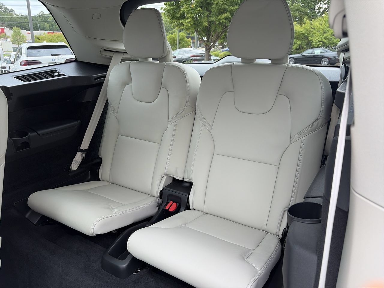 Used 2023 Volvo XC90 T8 Ultimate AWD/4WD image 32