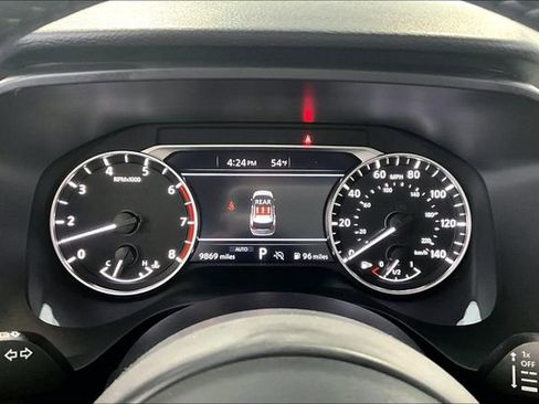 Used 2024 Nissan Rogue SV w/ SV Premium Package AWD/4WD image 13