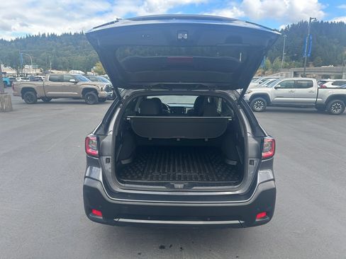 Used 2023 Subaru Outback Onyx Edition XT w/ Tech Package 2 AWD/4WD image 11
