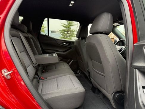 Used 2025 Chevrolet Equinox LT w/ Safety and Technology Package image 10