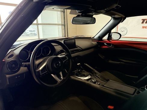 Used 2021 MAZDA MX-5 Miata Club image 12