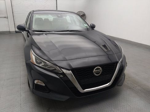 Used 2022 Nissan Altima 2.5 SV w/ SV Premium Package image 14